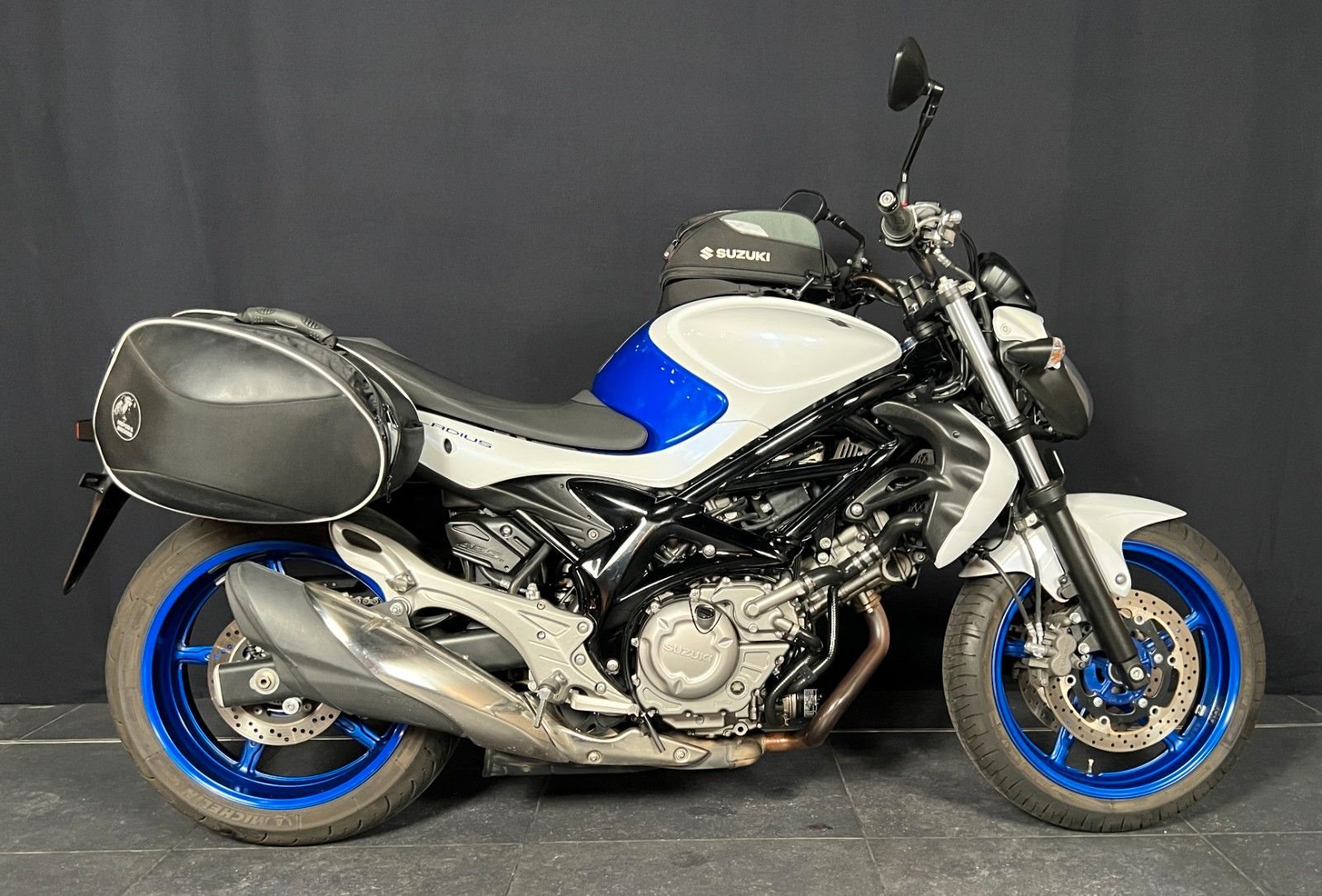 Suzuki SFV 650 Gladius 