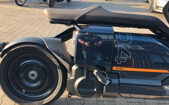 Gebrauchtmotorrad BMW CE 04 - Bild 13