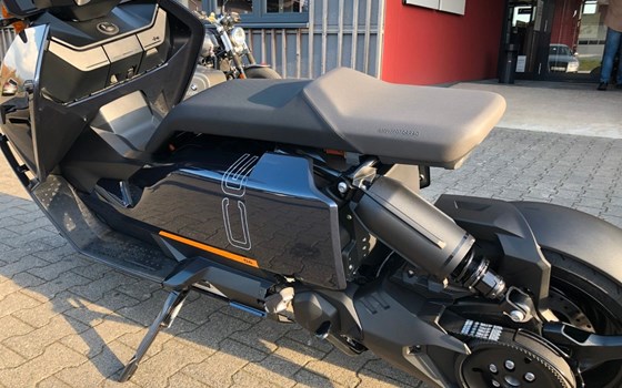 Gebrauchtmotorrad BMW CE 04 - Bild 3