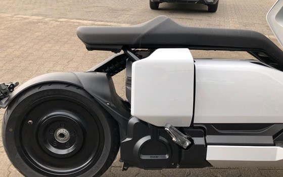 Gebrauchtmotorrad BMW CE 04 - Bild 13