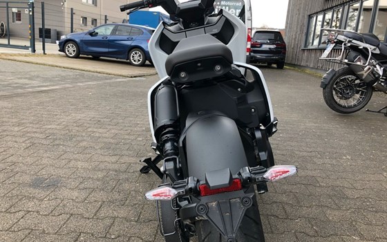 Gebrauchtmotorrad BMW CE 04 - Bild 15