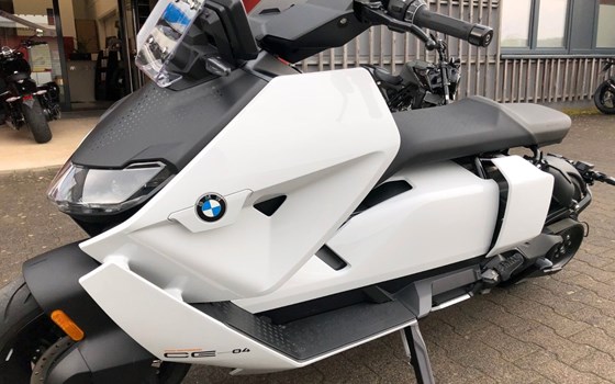 Gebrauchtmotorrad BMW CE 04 - Bild 2