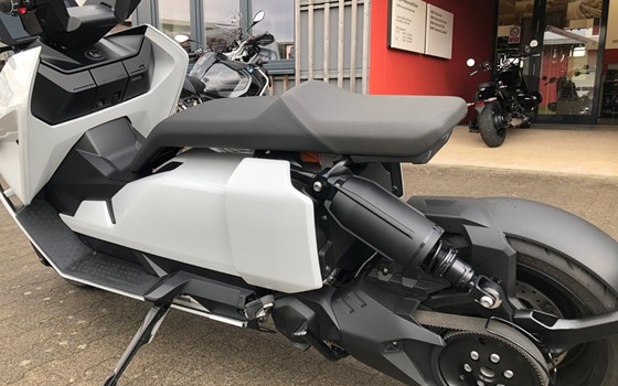 Gebrauchtmotorrad BMW CE 04 - Bild 3