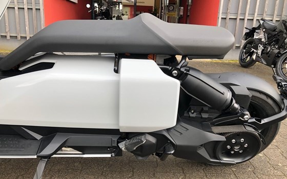 Gebrauchtmotorrad BMW CE 04 - Bild 5