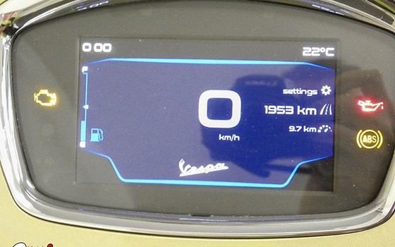 Gebrauchtmotorrad Vespa GTS 300 Super Tech - Bild 10