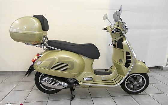 Gebrauchtmotorrad Vespa GTS 300 Super Tech - Bild 2
