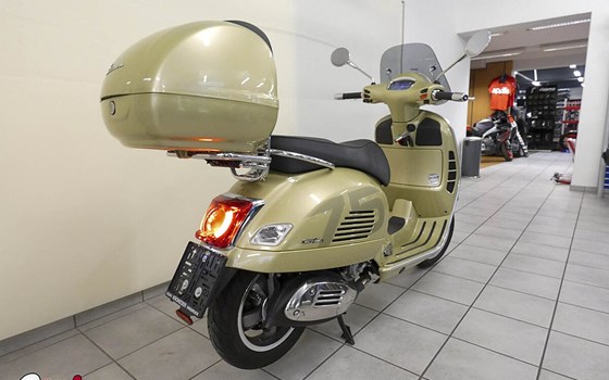 Gebrauchtmotorrad Vespa GTS 300 Super Tech - Bild 3