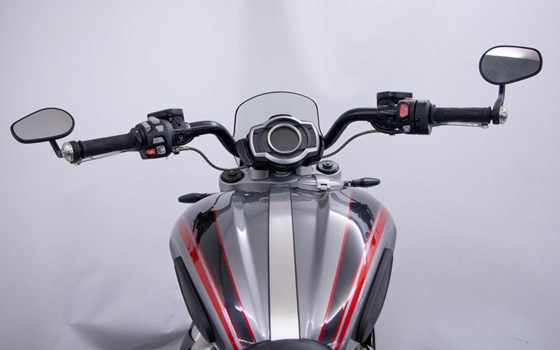 Gebrauchtmotorrad Triumph Rocket 3 GT - Bild 12