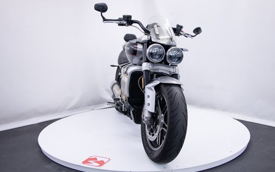 Gebrauchtmotorrad Triumph Rocket 3 GT - Bild 2