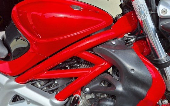 Gebrauchtmotorrad Suzuki SFV 650 Gladius - Bild 2