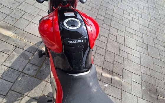 Gebrauchtmotorrad Suzuki SFV 650 Gladius - Bild 6