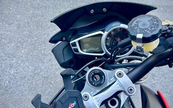 Gebrauchtmotorrad Triumph Street Triple 675 R - Bild 4