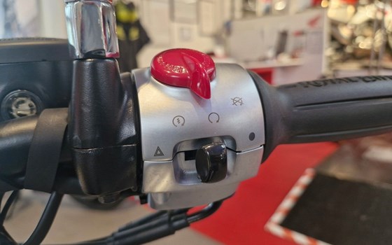 Neufahrzeug Royal Enfield Super Meteor 650 - Bild 9