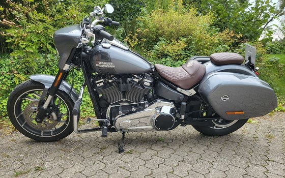 Gebrauchtmotorrad Harley-Davidson Softail Sport Glide FLSB - Bild 1