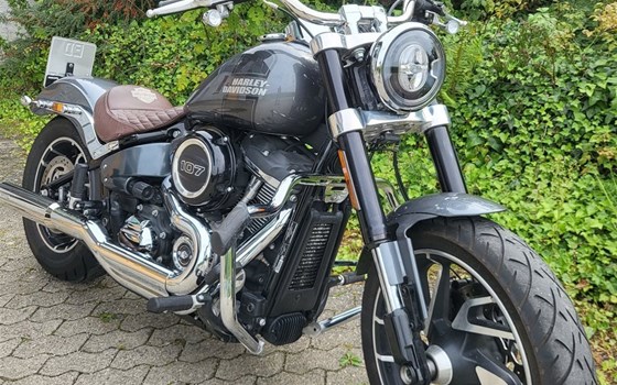 Gebrauchtmotorrad Harley-Davidson Softail Sport Glide FLSB - Bild 7