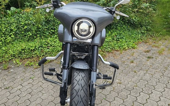 Gebrauchtmotorrad Harley-Davidson Softail Sport Glide FLSB - Bild 9