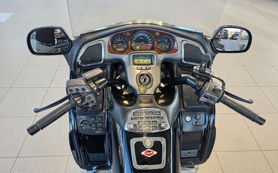 Gebrauchtmotorrad Honda GL 1800 Goldwing - Bild 6