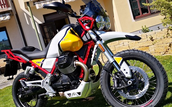 Gebrauchtmotorrad Moto Guzzi V85 TT - Bild 1