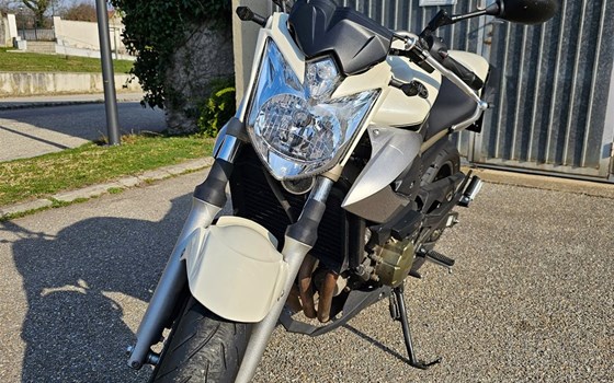Gebrauchtmotorrad Yamaha XJ6 - Bild 1