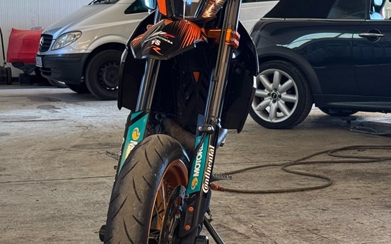 Gebrauchtmotorrad KTM 690 SMC R - Bild 8