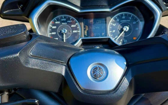 Gebrauchtmotorrad Yamaha XMAX 400 Tech MAX - Bild 14