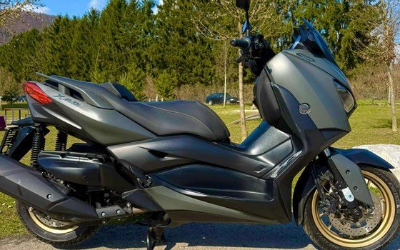 Gebrauchtmotorrad Yamaha XMAX 400 Tech MAX - Bild 2