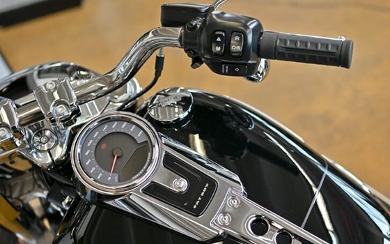 Gebrauchtmotorrad Harley-Davidson Fat Boy 117 - Bild 8