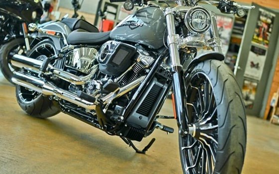 Neufahrzeug Harley-Davidson Softail Breakout 117 - Bild 2