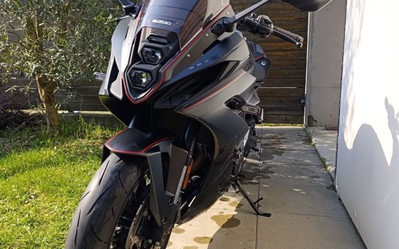 Gebrauchtmotorrad Suzuki GSX-8R - Bild 1