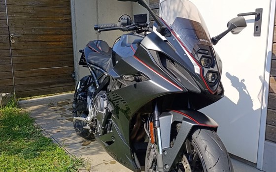 Gebrauchtmotorrad Suzuki GSX-8R - Bild 2