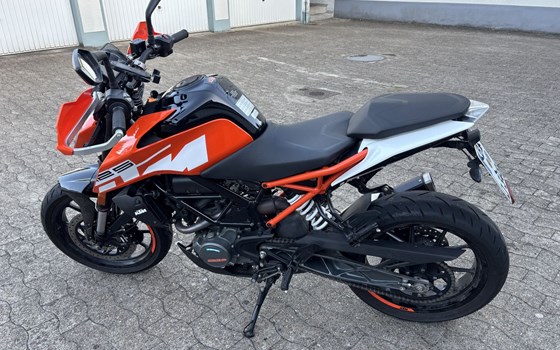 Gebrauchtmotorrad KTM 125 Duke - Bild 1
