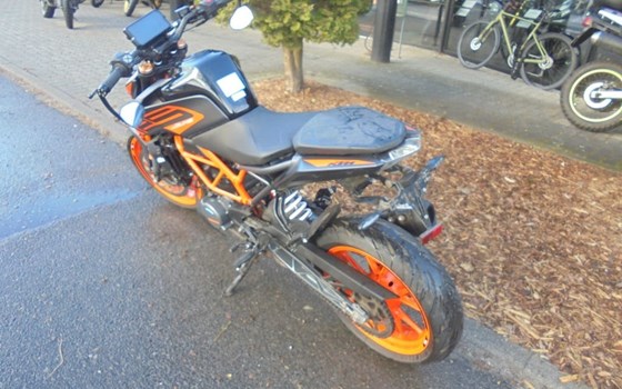 Gebrauchtmotorrad KTM 125 Duke - Bild 8