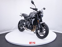 Gebrauchtmotorrad Triumph Trident 660