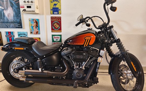 Gebrauchtmotorrad Harley-Davidson Softail Street Bob 114 FXBBS - Bild 1