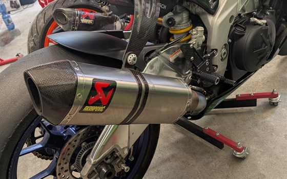 Gebrauchtmotorrad Aprilia RSV 4 - Bild 6