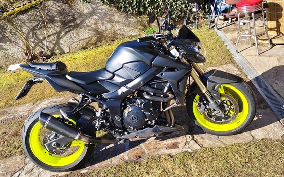 Gebrauchtmotorrad Suzuki GSR 750 - Bild 1