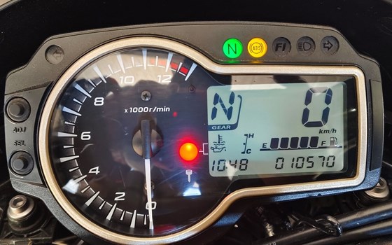 Gebrauchtmotorrad Suzuki GSR 750 - Bild 3