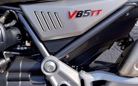 Gebrauchtmotorrad Moto Guzzi V85 TT - Bild 8