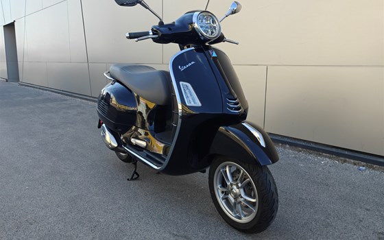 Gebrauchtmotorrad Vespa GTS 300 - Bild 2