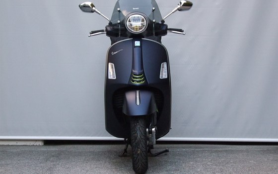 Gebrauchtmotorrad Vespa GTS 300 - Bild 19