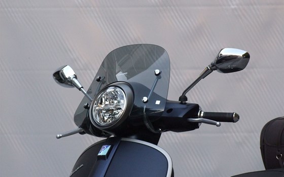 Gebrauchtmotorrad Vespa GTS 300 - Bild 3