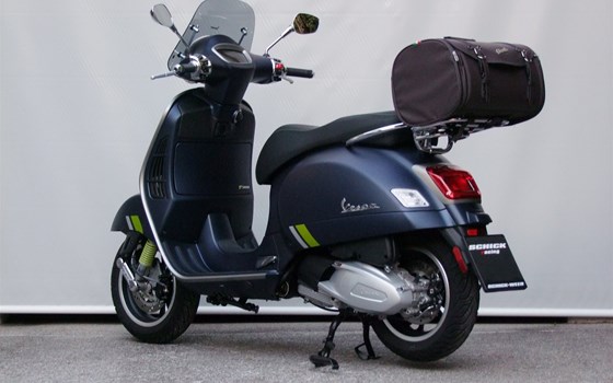 Gebrauchtmotorrad Vespa GTS 300 - Bild 8