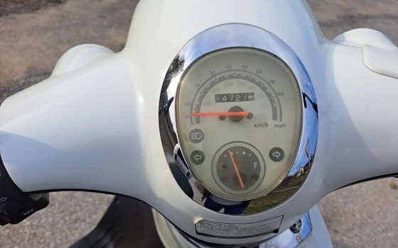 Gebrauchtmotorrad Daelim Besbi 125 - Bild 5