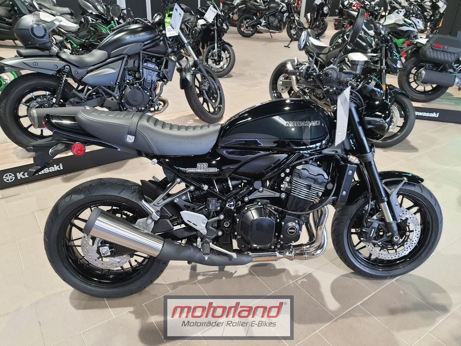 Kawasaki Z900 RS Black Ball Edition 