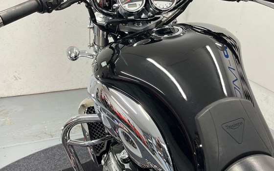 Gebrauchtmotorrad Triumph Rocket III - Bild 6