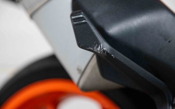 Gebrauchtmotorrad KTM 890 SMT - Bild 12