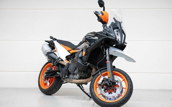 Gebrauchtmotorrad KTM 890 SMT - Bild 2