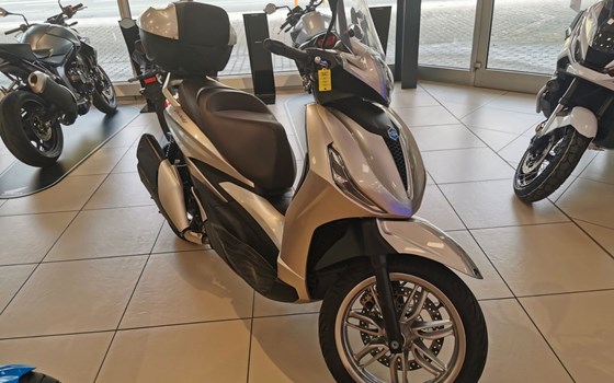 Gebrauchtmotorrad Piaggio Beverly 400 - Bild 2