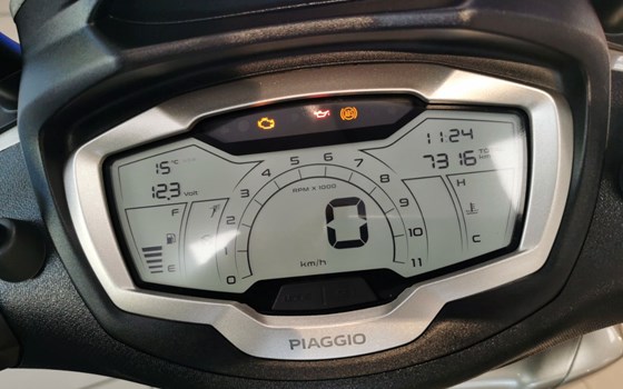 Gebrauchtmotorrad Piaggio Beverly 400 - Bild 5