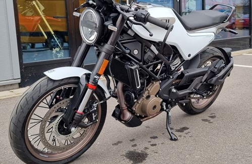 Gebrauchtmotorrad Husqvarna Vitpilen 401